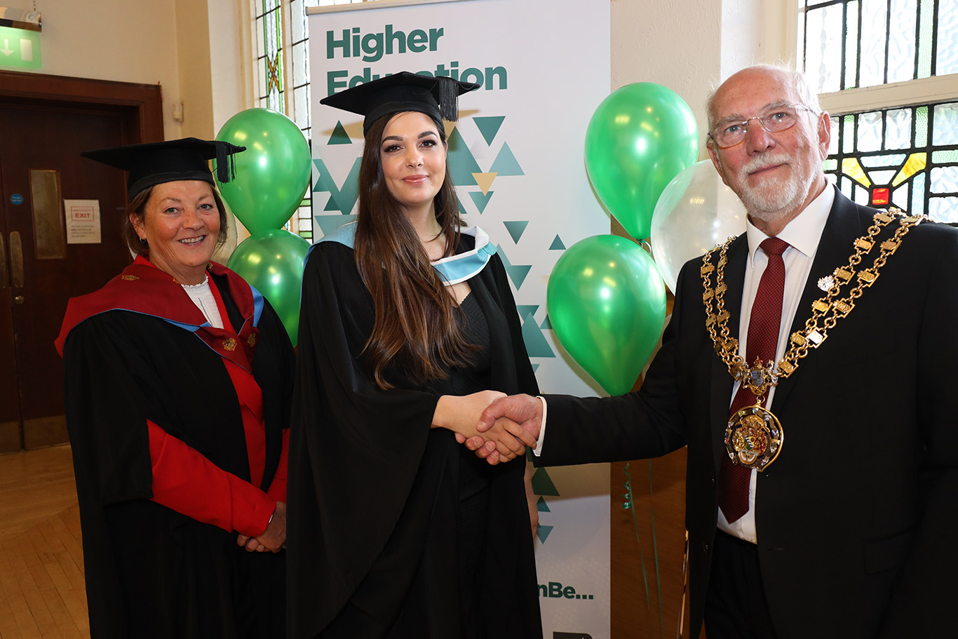 Sara-Lea Nash with dignitaries
